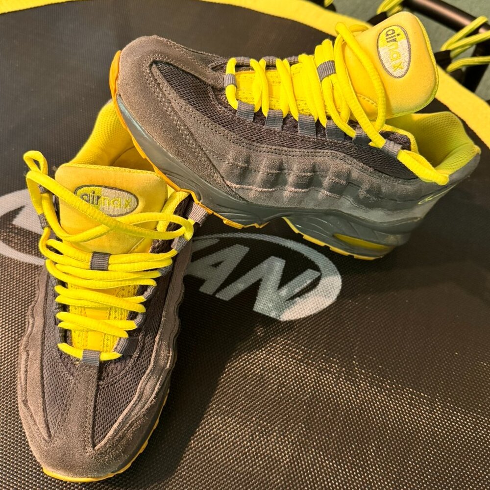 Nike - Air Max 95 - Grey/Volt Green - Size 6Y